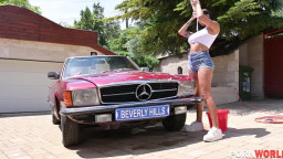 22 09 07 - Busty Slut Yorgelis Carrillo Waxes Car Washer’s BBC GP2435