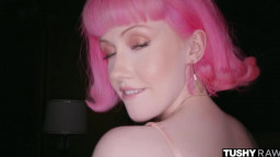 22 08 10 Evie Rees - Wild Pink
