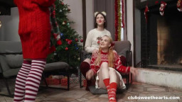 2022 12 23 Lina Sun, Blair Venimore And Margo Von Teese - Pillow fight waiting for Santa