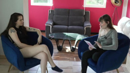 JacquieEtMichelTV Luna, Lily - 30, admits to having other, more sensual desires 14 05 2025