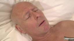 Kate Quinn - Love Is Cure - Episode 907
