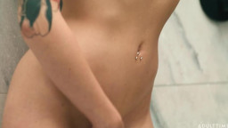 Katie Monroe, Kit Mercer, London River, Richelle Ryan - My Stepmoms A Squirter