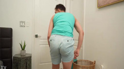 Jessica Aaren - Let Me In The Bathroom, Its Urgent